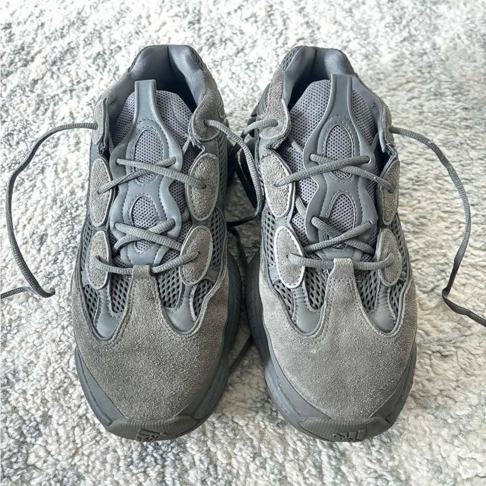 Yeezy 500 in Granite